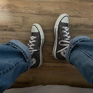 High top Converse - women’s 8, men’s 6 - gray